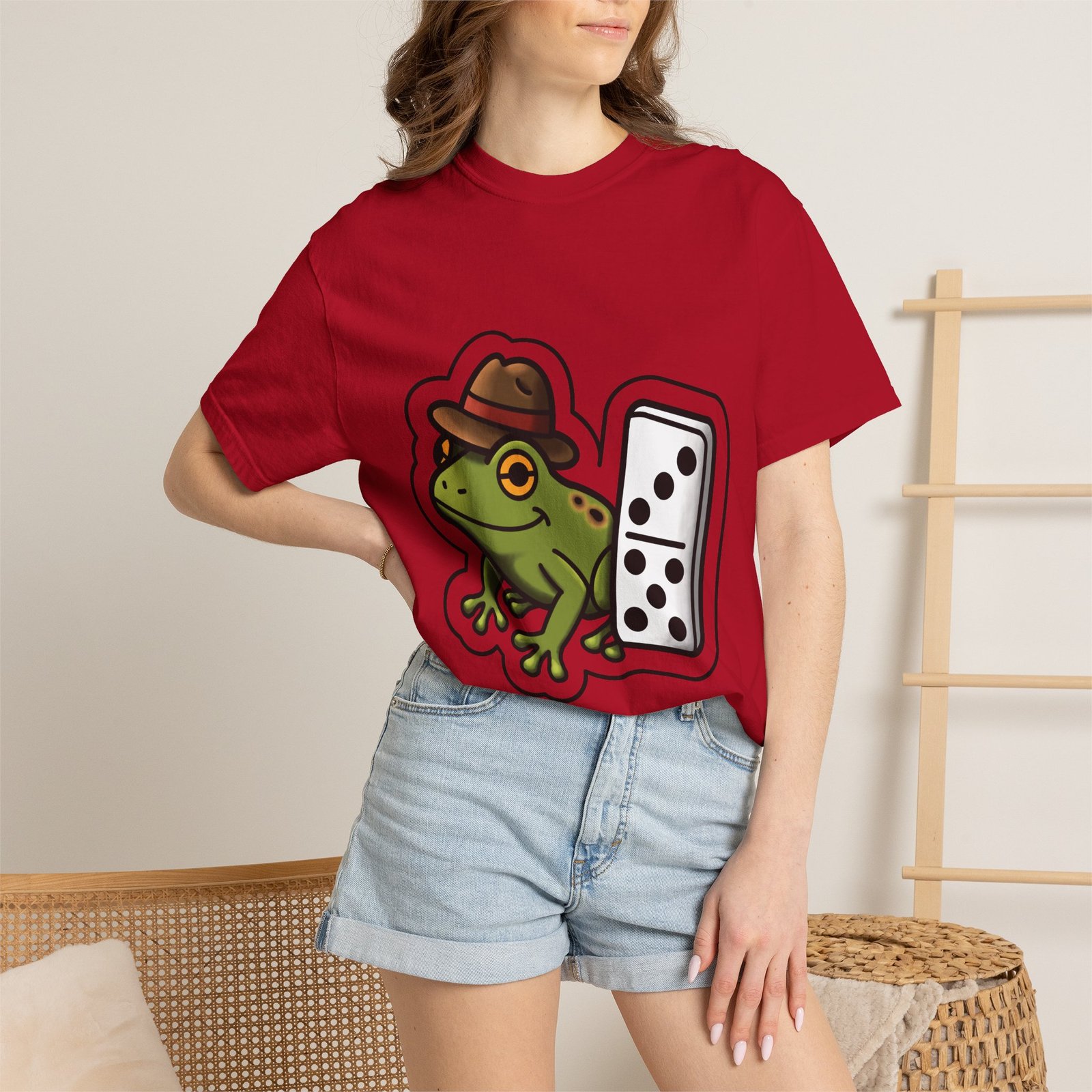 Domino Frog Graphic T-Shirt — Cute Frog in Fedora Tee / Camiseta Gráfica de Rana con Domino y Sombrero - Image 13